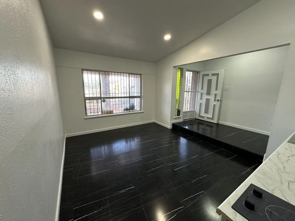 Custom landscape design for beautiful yards in El Paso, TX by Apollo lz