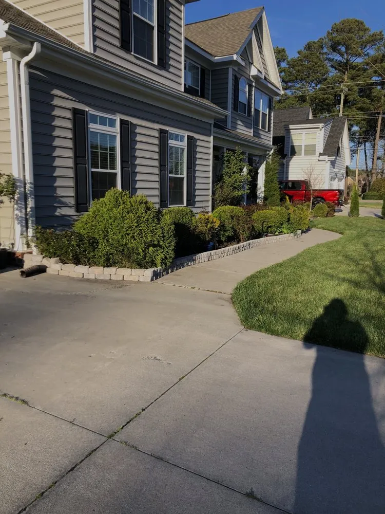 Trusted garden landscaping experts serving Newport News, VA - Apolonio Lawn Care