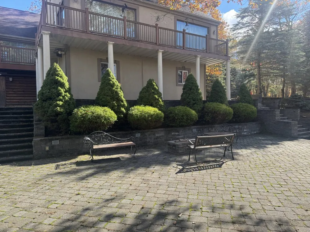 Trusted yard maintenance in Lake Ariel, PA - Apple Creek Landscaping