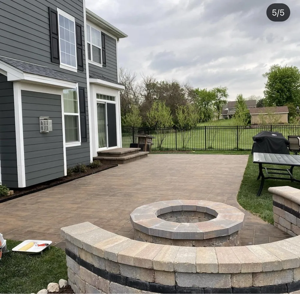 Custom landscaping services experts serving Wheaton, IL - Apple Landscape Design