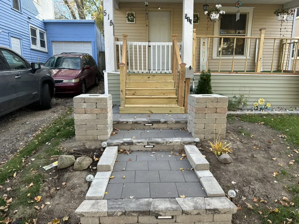 Custom residential landscaping in Lansing, MI - Apple Landscapes