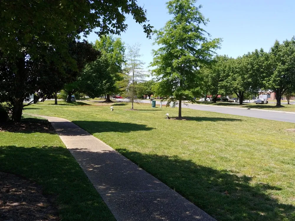 Custom landscaping services in Smithfield, VA by Apple Lawn Care