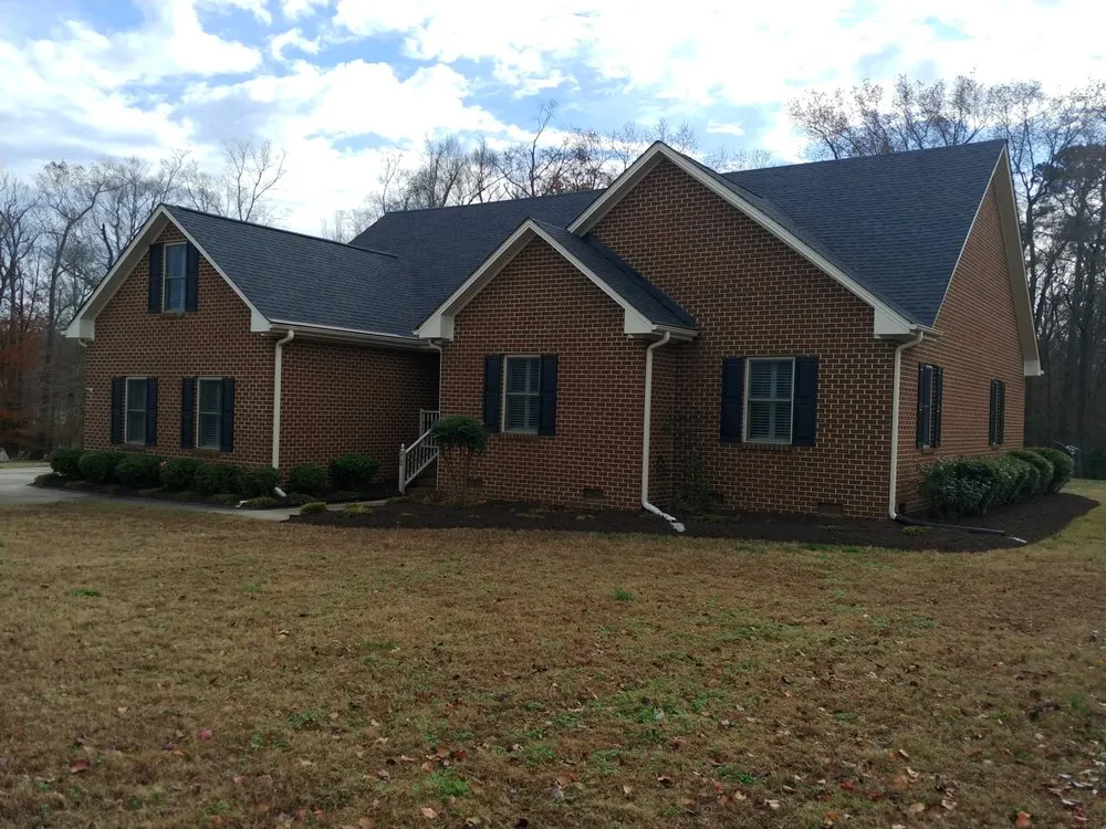 Top-rated yard cleanup service in Smithfield, VA by Apple Lawn Care