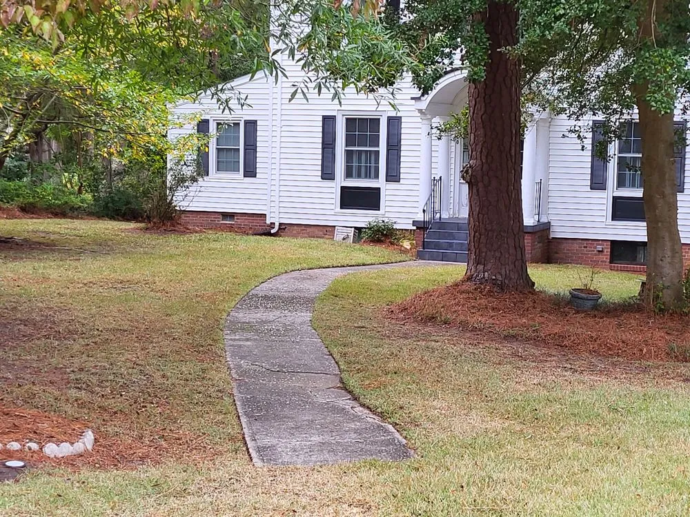 Custom landscape installation experts serving Smithfield, VA - Apple Lawn Care