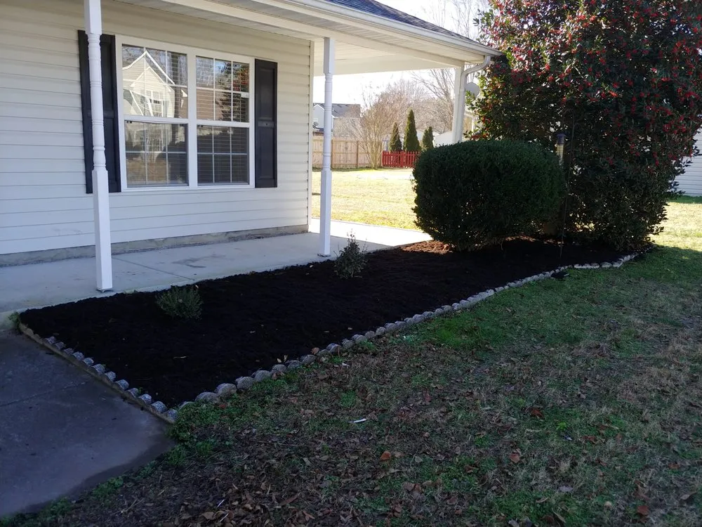 Reliable lawn care service for residential properties across Smithfield, VA - Apple Lawn Care