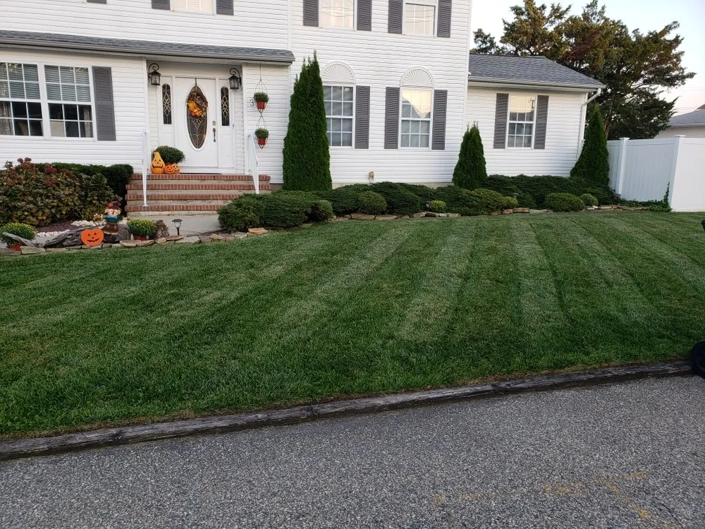 Local garden landscaping in Smithfield, VA by Apple Lawn Care