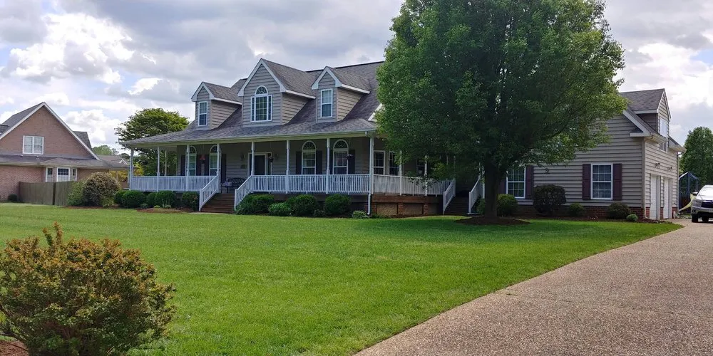 Local landscaping services in Smithfield, VA by Apple Lawn Care