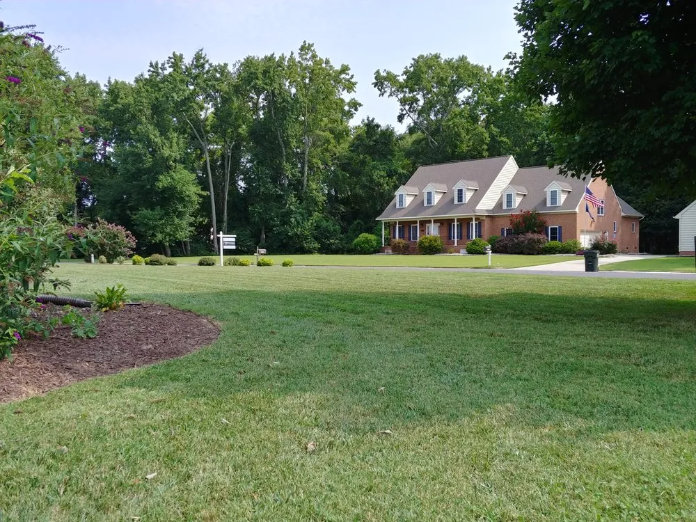 Custom yard cleanup service near you in Smithfield, VA by Apple Lawn Care