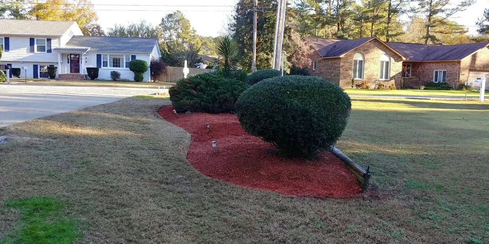 Reliable lawn mowing service experts serving Smithfield, VA - Apple Lawn Care