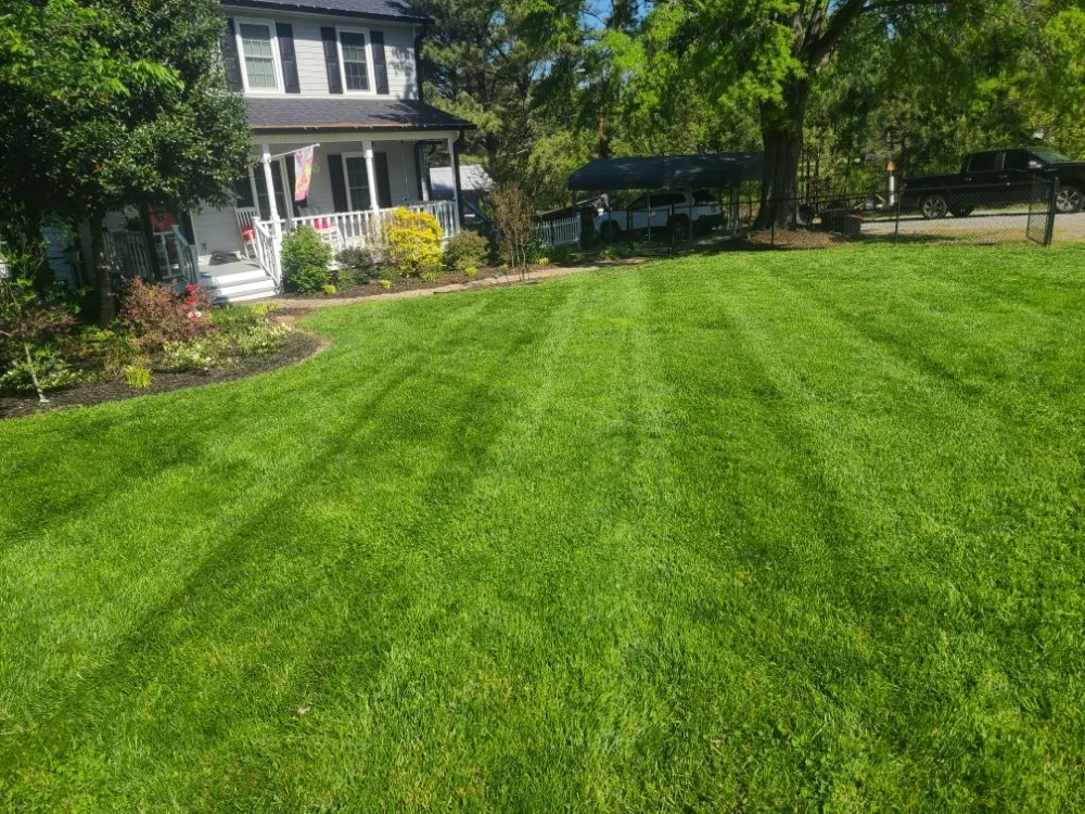 Expert landscaping services in Burlington, NC - Apple Tree Lawn Care & Landscaping