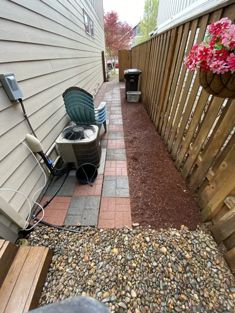 Reliable lawn care service in Woodburn, OR - Apple tree lawn care services