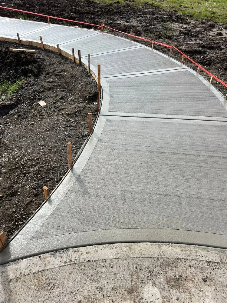 Affordable lawn care service in Woodburn, OR - Apple tree lawn care services