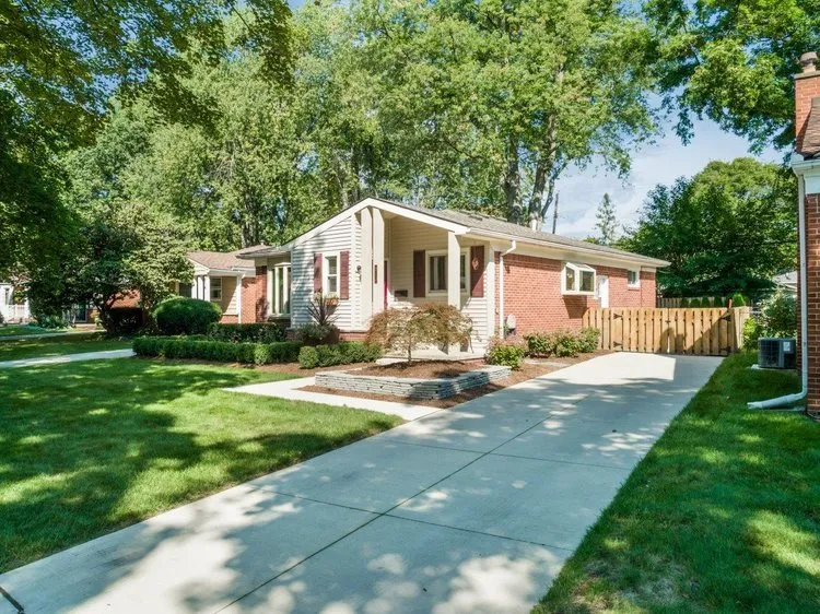 Professional yard maintenance in Austin, TX - Applegate Landscaping