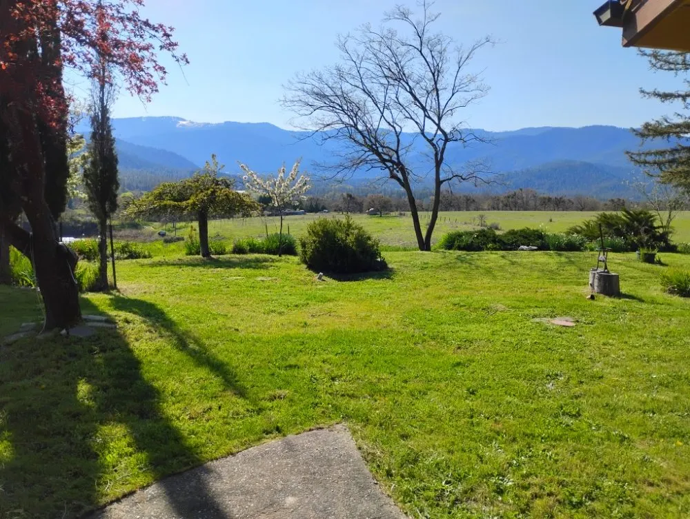 Local landscape installation with custom design in Williams, OR by Applegate Lawn Services