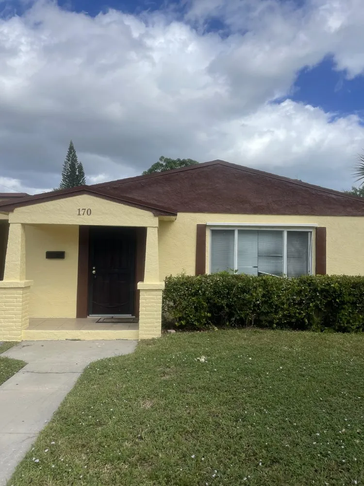 Custom lawn mowing service for year-round maintenance across West Palm Beach, FL - Appointed Painter & Lawn Care Association