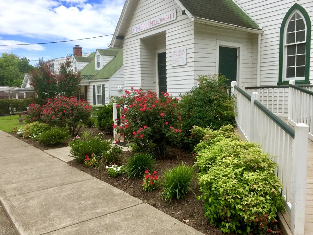 Trusted lawn mowing service in Midlothian, VA - Appomattox River Landscapes