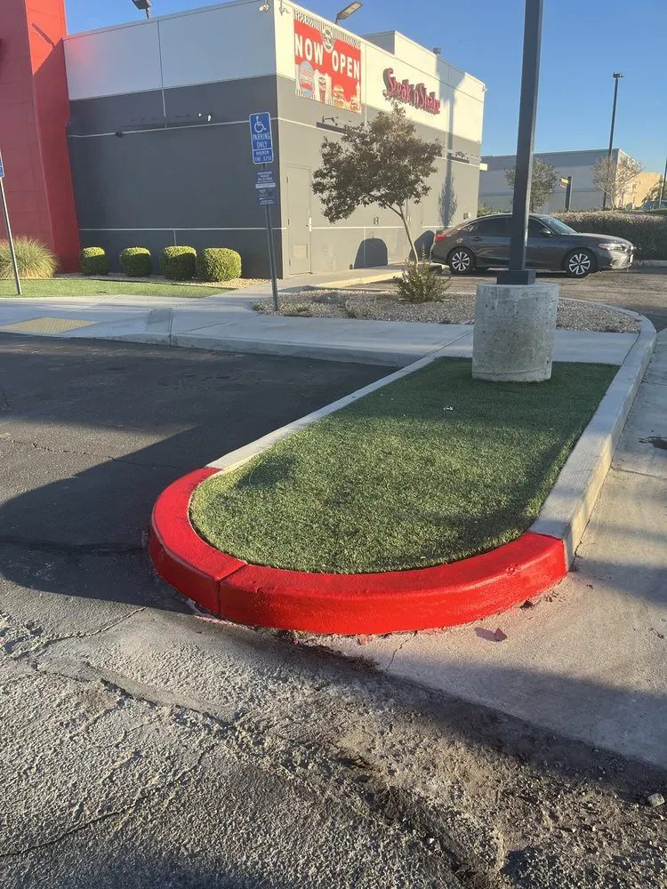 Reliable yard maintenance experts serving Hesperia, CA - April’s Garden