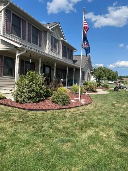 Trusted yard cleanup service with custom design across Bowling Green, OH - Apthorpes Lawn Care