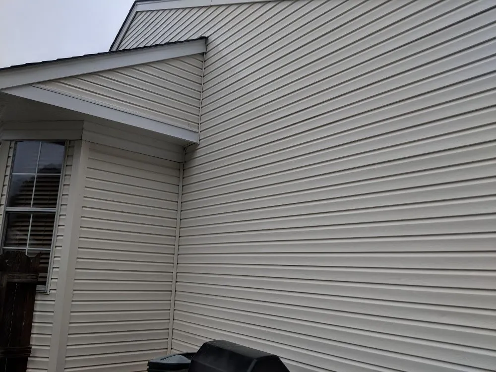 Top-rated lawn care service in Hampton, VA by Aqua Force