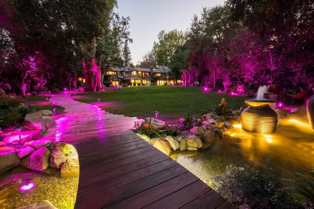 Professional outdoor landscaping for residential properties in Elkhart, IN by Aquascapes of Michiana