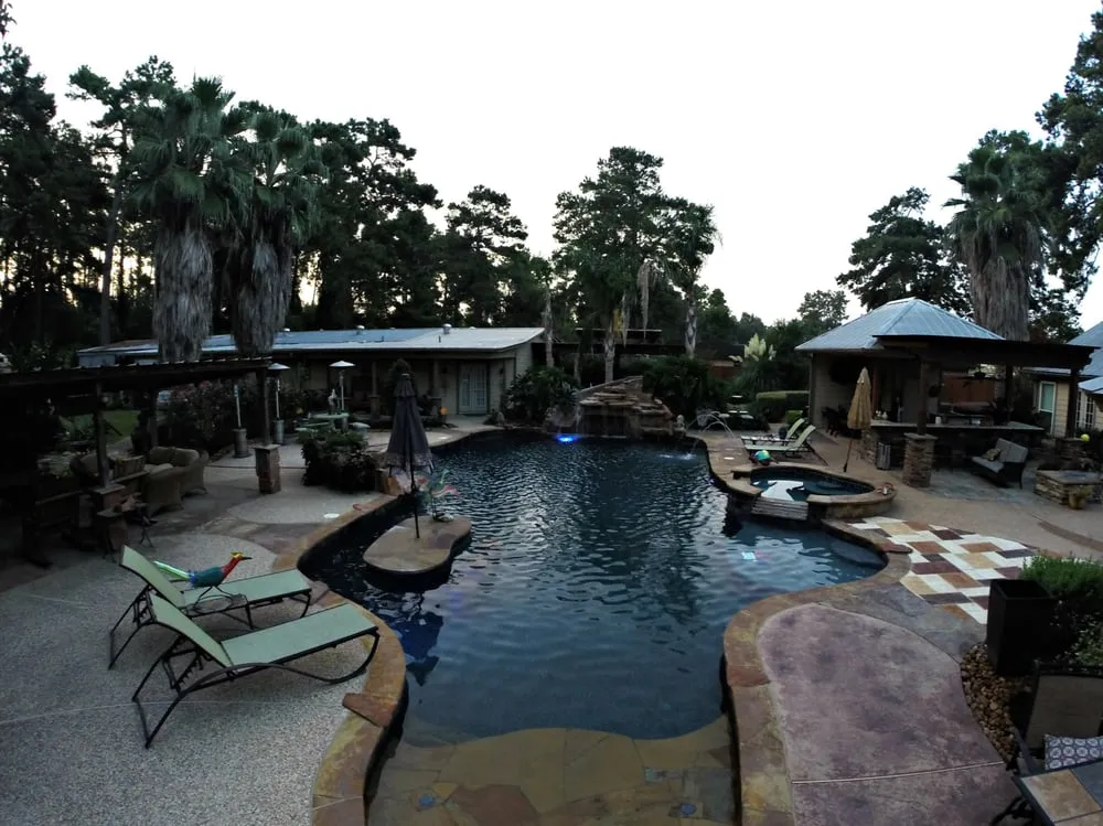 Expert lawn mowing service in Tomball, TX - Aquascapes Pools and Spas