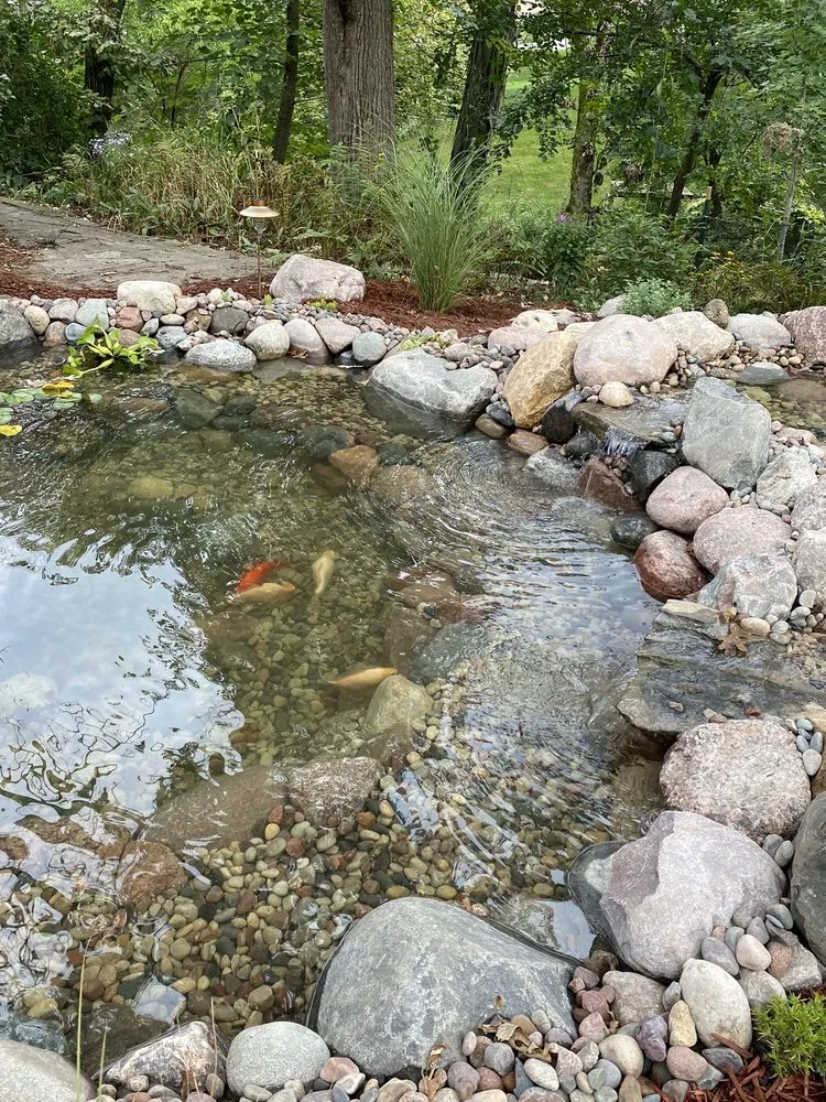 Custom yard maintenance in Hawthorn Woods, IL - Aquastonia