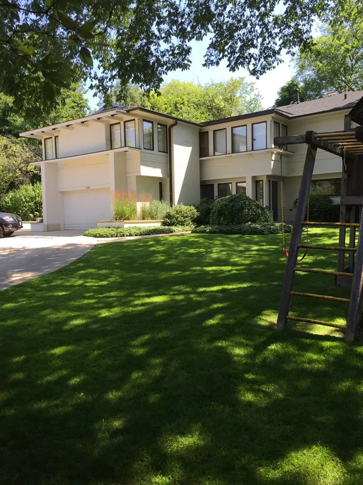 Expert residential landscaping for beautiful yards across Beach Park, IL - Aquaterra Landscaping