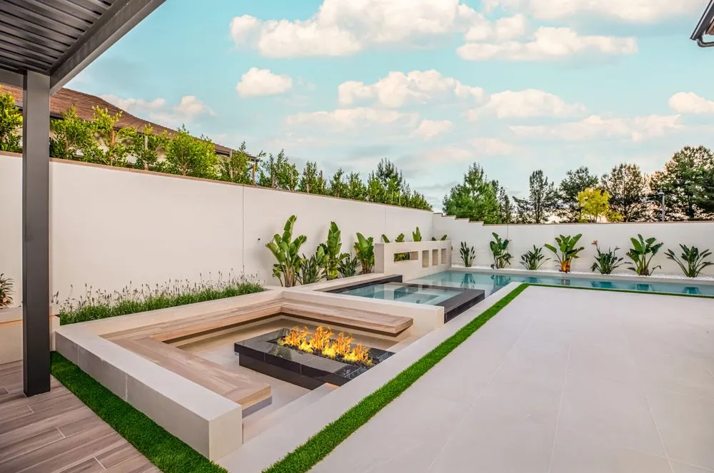 Expert residential landscaping experts serving Santa Ana, CA - Aquaterra Pool & Landscape