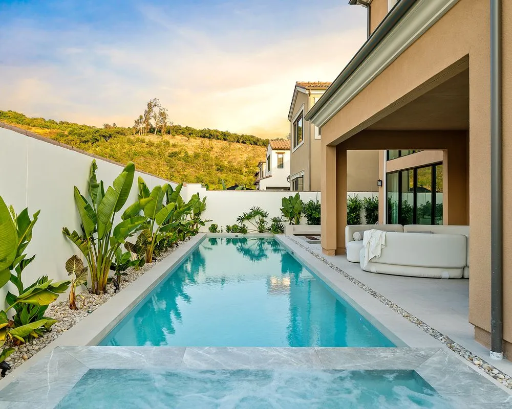 Affordable lawn mowing service in Santa Ana, CA - Aquaterra Pool & Landscape