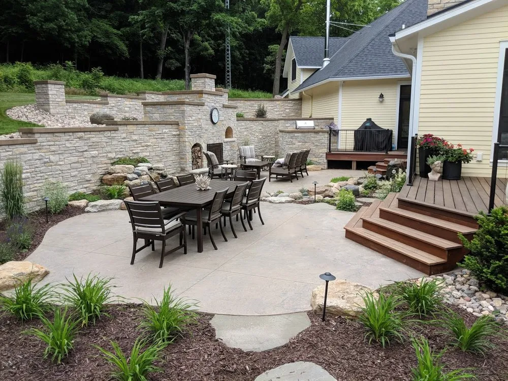 Affordable lawn mowing service experts serving Mankato, MN - Aquatic Gardens & Landscaping