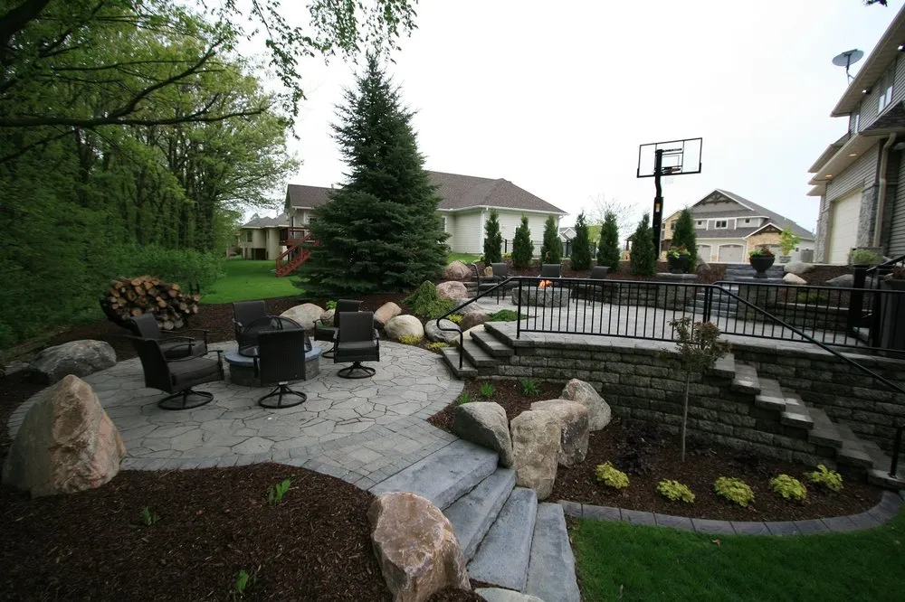 Affordable yard maintenance experts serving Mankato, MN - Aquatic Gardens & Landscaping