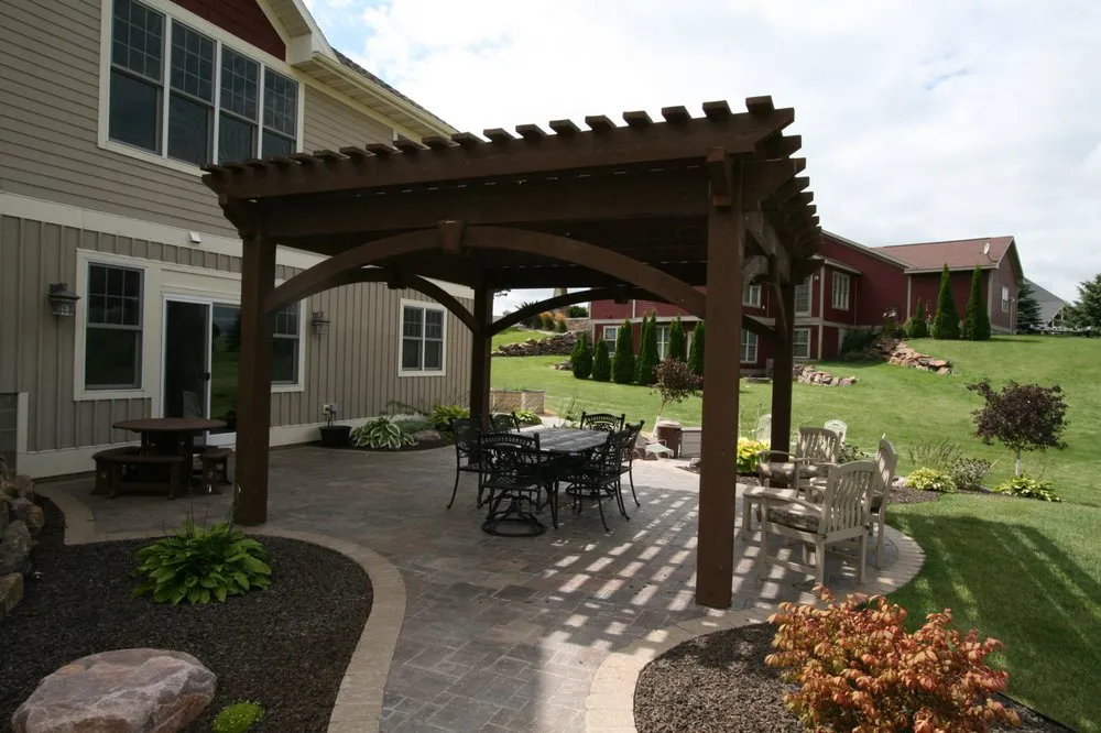 Top-rated outdoor landscaping in Mankato, MN by Aquatic Gardens & Landscaping