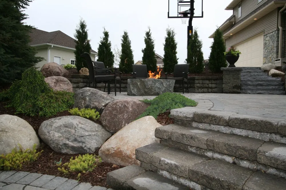 Expert outdoor landscaping experts serving Mankato, MN - Aquatic Gardens & Landscaping