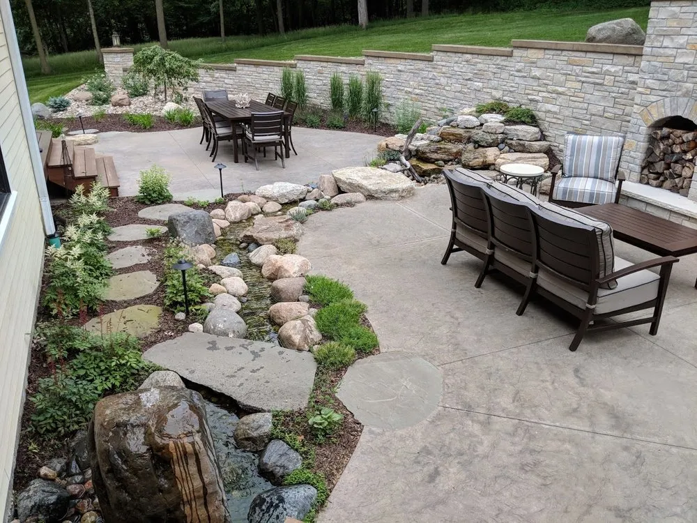 Custom lawn mowing service in Mankato, MN - Aquatic Gardens & Landscaping