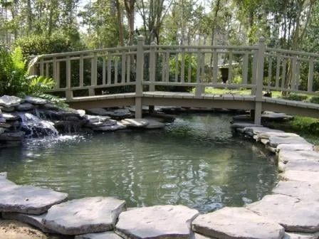 Reliable lawn mowing service for year-round maintenance across Metairie, LA - Aquatic Landscapes