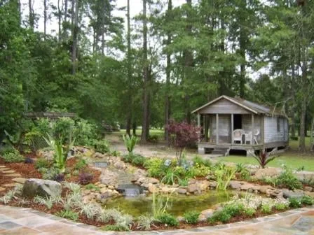 Affordable yard maintenance in Metairie, LA - Aquatic Landscapes