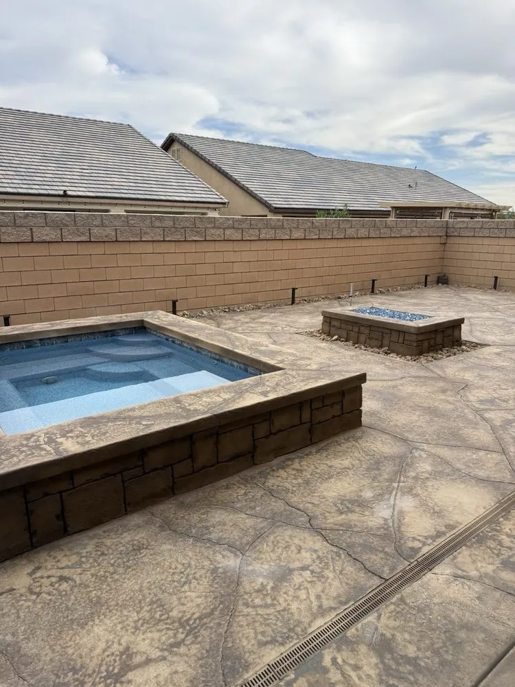 Affordable lawn mowing service with custom design across Fort Mohave, AZ - Aquatic Pools & Landscape