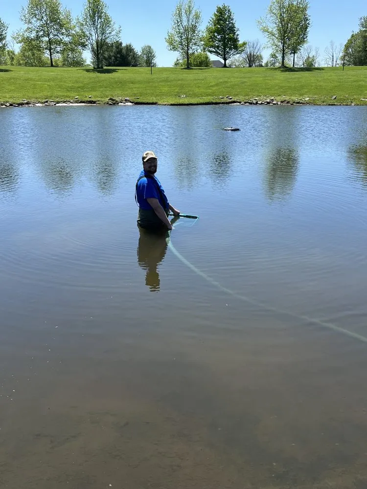 Expert lawn care service experts serving Versailles, KY - Aquatic Solutions