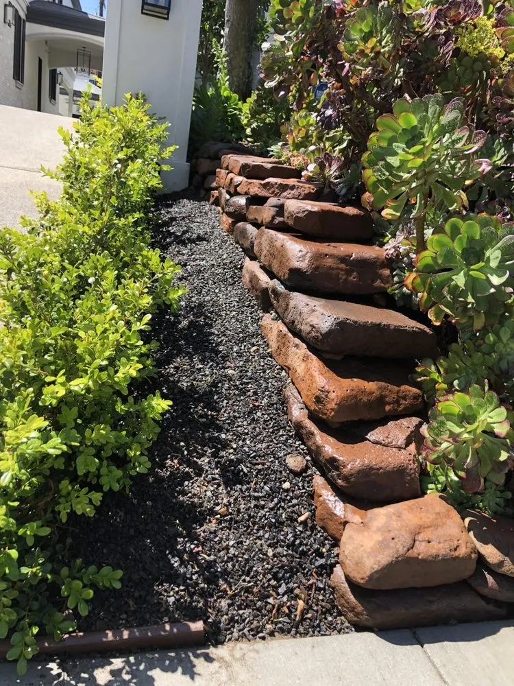 Affordable landscape design in Bellflower, CA by Aquatlan Landscaping