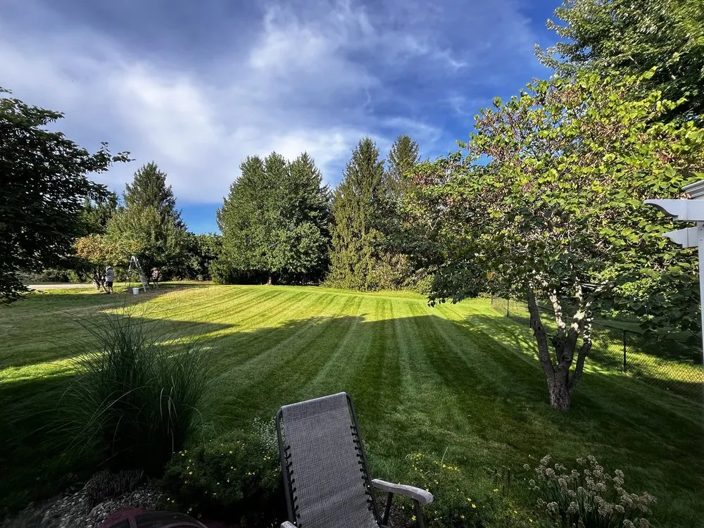 Custom yard maintenance in Coralville, IA - AR Concrete Hardscaping