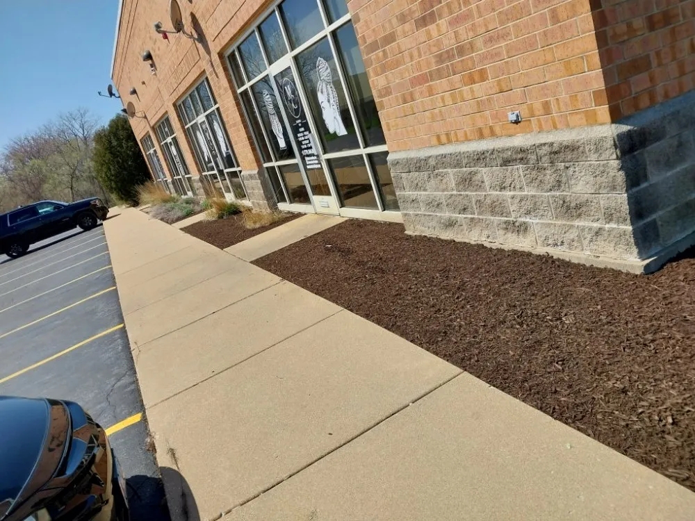 Expert lawn mowing service in Bolingbrook, IL - A&R Landscaping