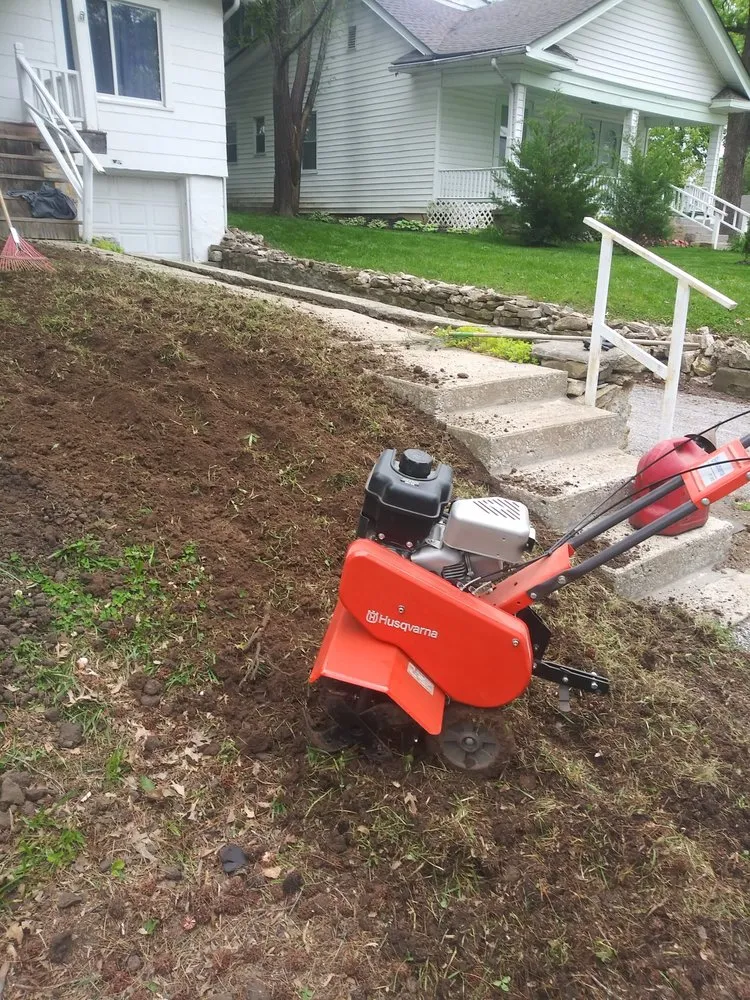 Custom outdoor landscaping in Independence, MO - A&R Landscaping Service