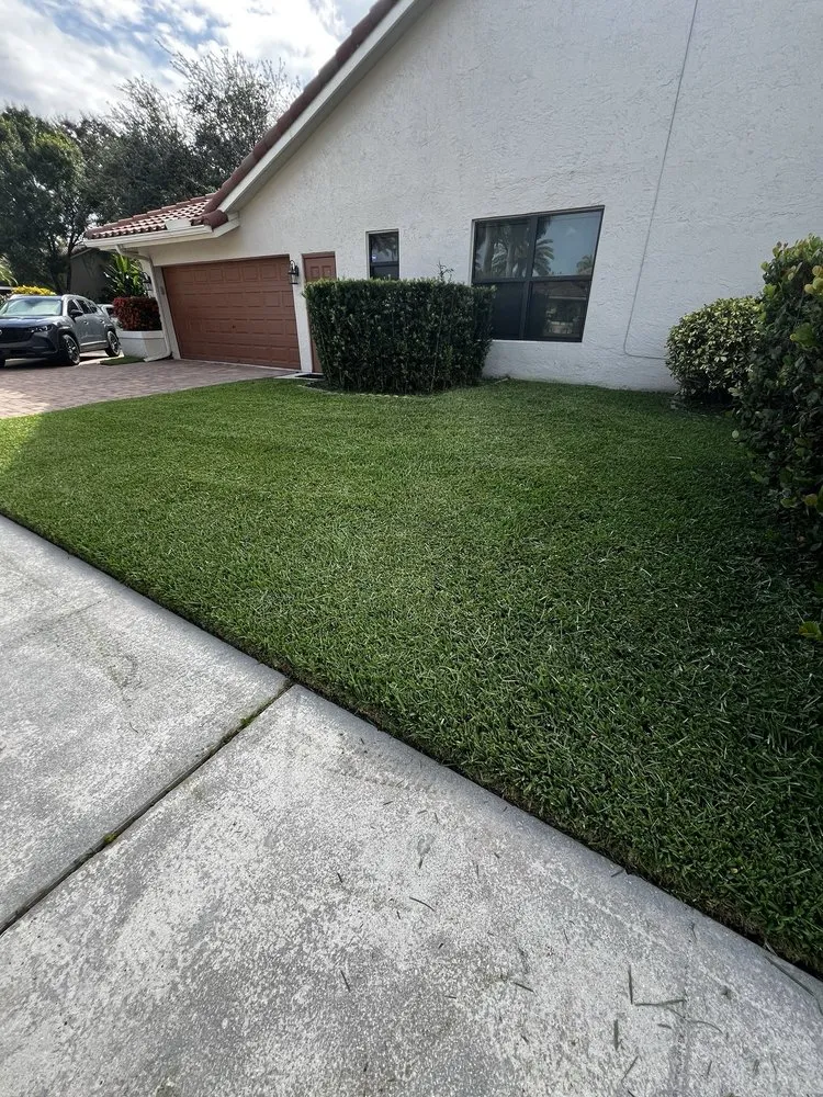 Professional garden landscaping for beautiful yards across Fort Lauderdale, FL - AR Lawn & Landscaping Service