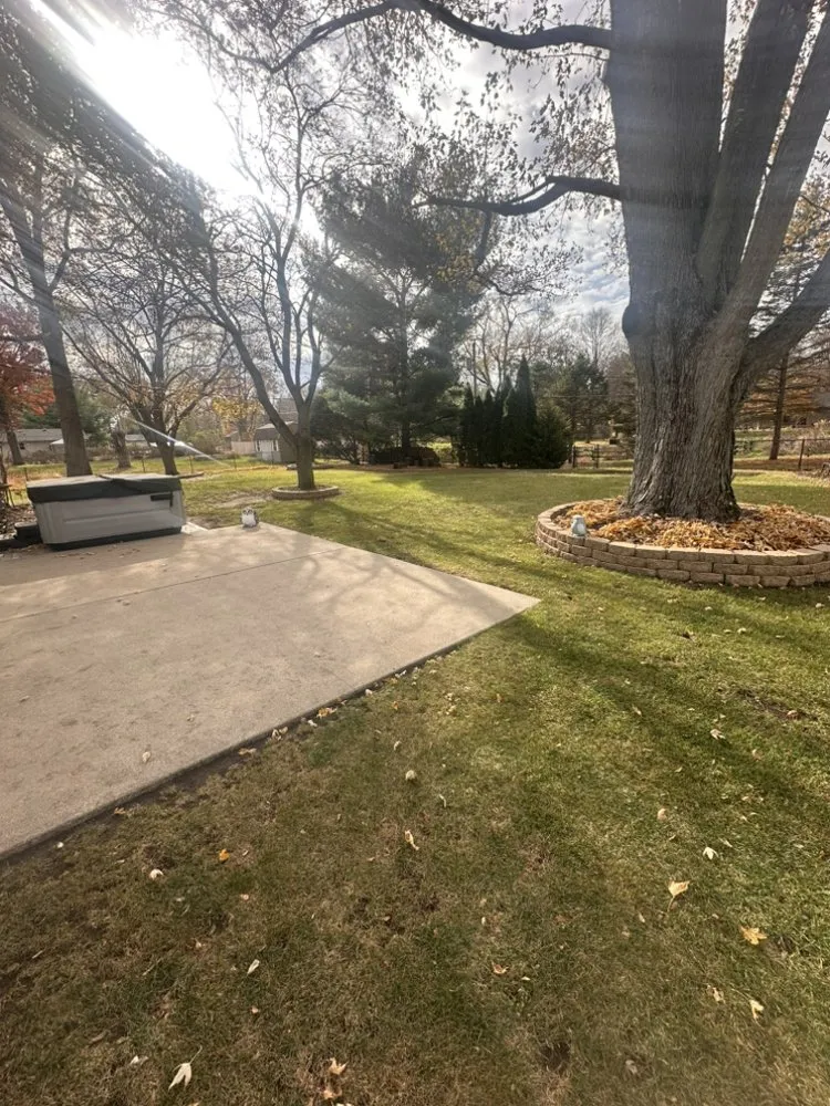 Local yard cleanup service for homes in Ottawa, IL by A&R Lawn Care