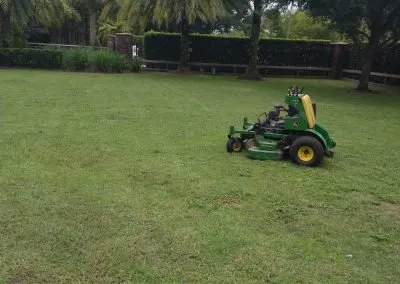 Trusted lawn mowing service experts serving Oviedo, FL - AR Lawn Care