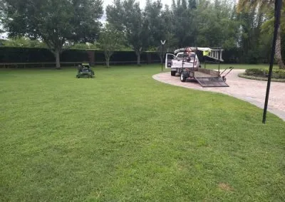 Custom lawn mowing service in Oviedo, FL by AR Lawn Care