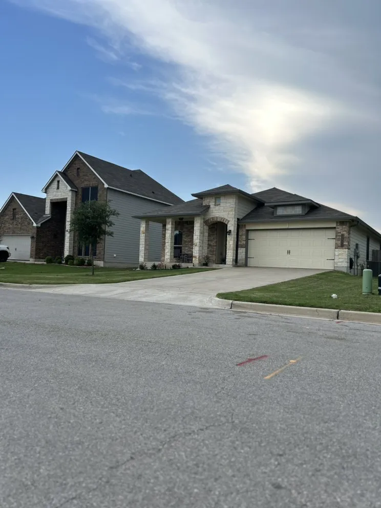 Affordable yard maintenance with custom design in Robinson, TX by AR Lawn Care