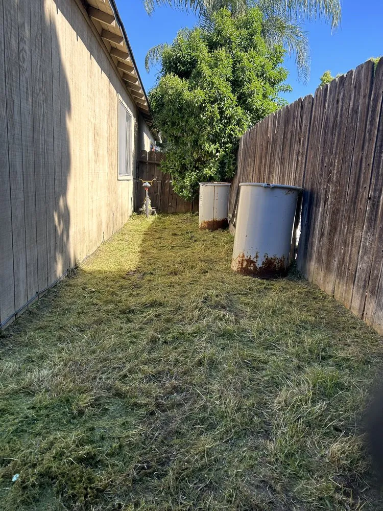 Affordable yard maintenance with custom design in Tracy, CA by A&R Lawn Care