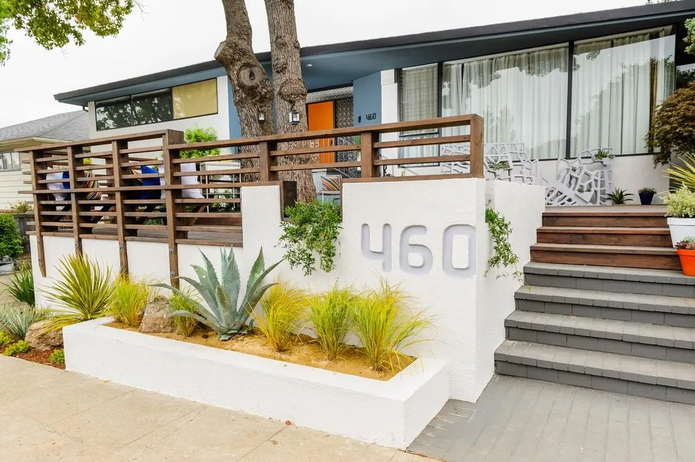 Professional yard maintenance in Lauderdale Lakes, FL by AR Maintenance Solutions