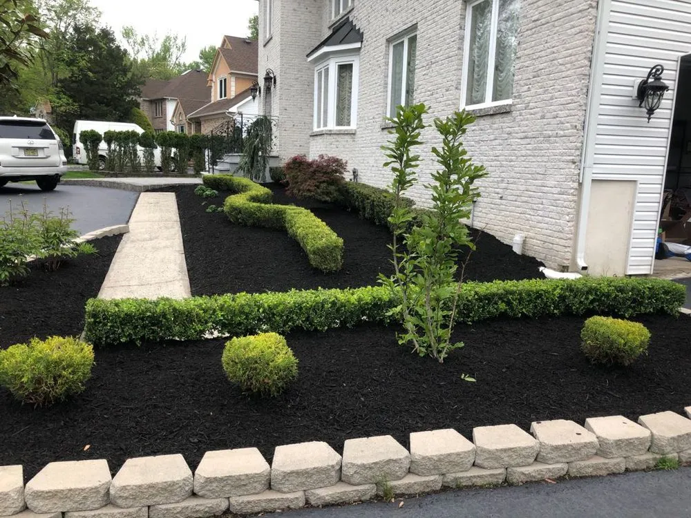 Custom garden landscaping in Freehold, NJ - A&R Pavers and Landscaping